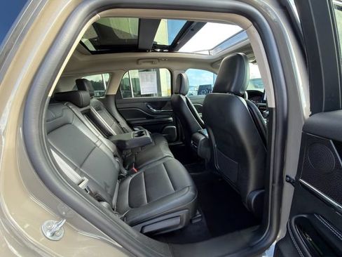 Used 2025 Lincoln Corsair FWD w/ Equipment Group 101A image 10