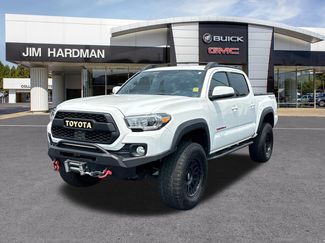 Used 2022 Toyota Tacoma TRD Off-Road w/ Technology Package AWD/4WD video 3