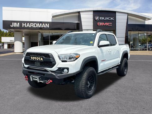 Used 2022 Toyota Tacoma TRD Off-Road w/ Technology Package AWD/4WD image 3
