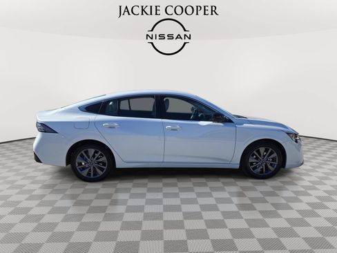 New 2026 Nissan Sentra SL w/ Floor Mat Package FWD image 6