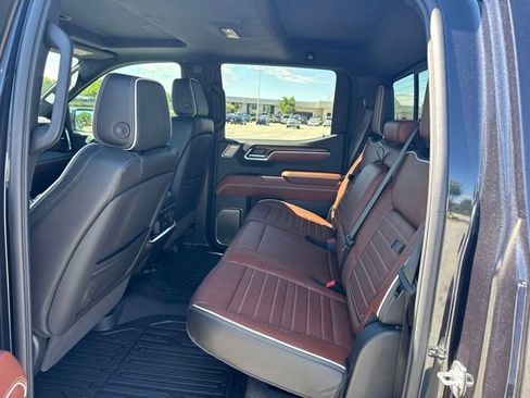 Used 2026 GMC Sierra 1500 Denali Ultimate AWD/4WD image 17