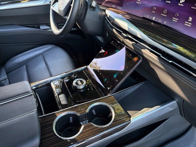 Used 2025 Cadillac Escalade ESV Luxury AWD/4WD image 22