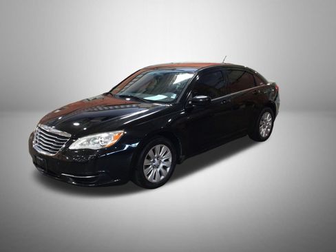 Used 2013 Chrysler 200 LX FWD image 1