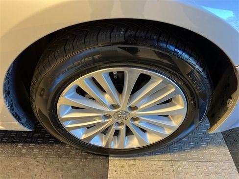 Used 2014 Toyota Avalon XLE Premium image 9