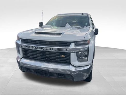 Used 2022 Chevrolet Silverado 2500 LT image 2