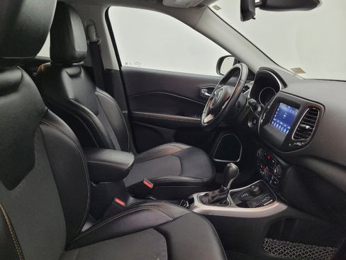 Used 2019 Jeep Compass Latitude AWD/4WD image 21
