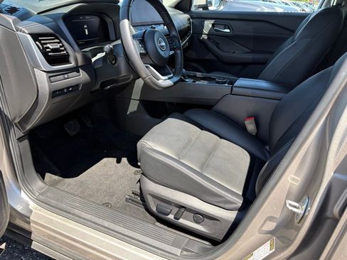 Used 2022 RAM 1500 Big Horn AWD/4WD image 14