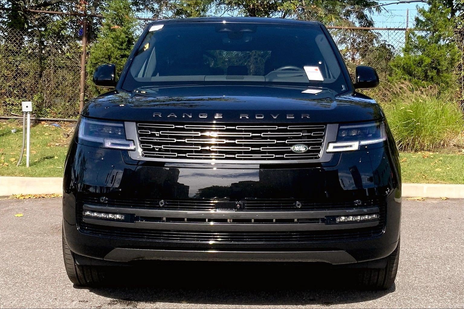 New 2027 Land Rover Range Rover SE AWD/4WD image 3