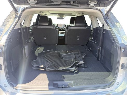 Used 2021 Toyota Highlander Platinum AWD/4WD image 17