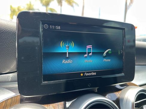 Used 2019 Mercedes-Benz C 300 Sedan image 5