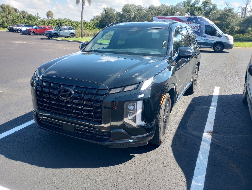 Used 2024 Hyundai Palisade Calligraphy AWD/4WD image 2