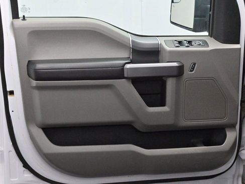 Used 2019 Ford F150 XLT w/ Equipment Group 302A Luxury AWD/4WD image 10