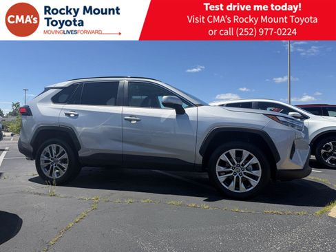 Used 2022 Toyota RAV4 XLE Premium FWD image 8