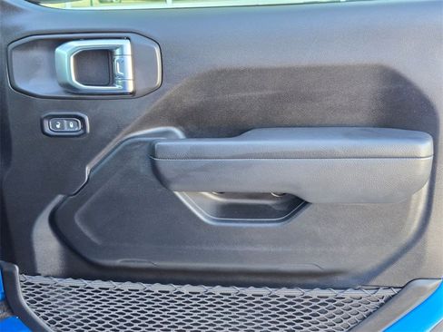 Used 2025 Jeep Gladiator Nighthawk image 26