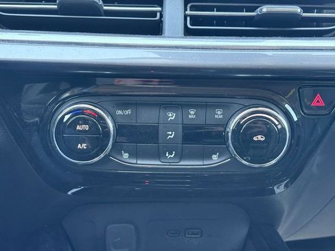 Used 2025 Chevrolet Trax ACTIV w/ Sunroof Package image 11