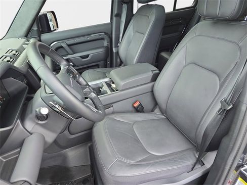 Used 2025 Land Rover Defender 130 V8 image 18