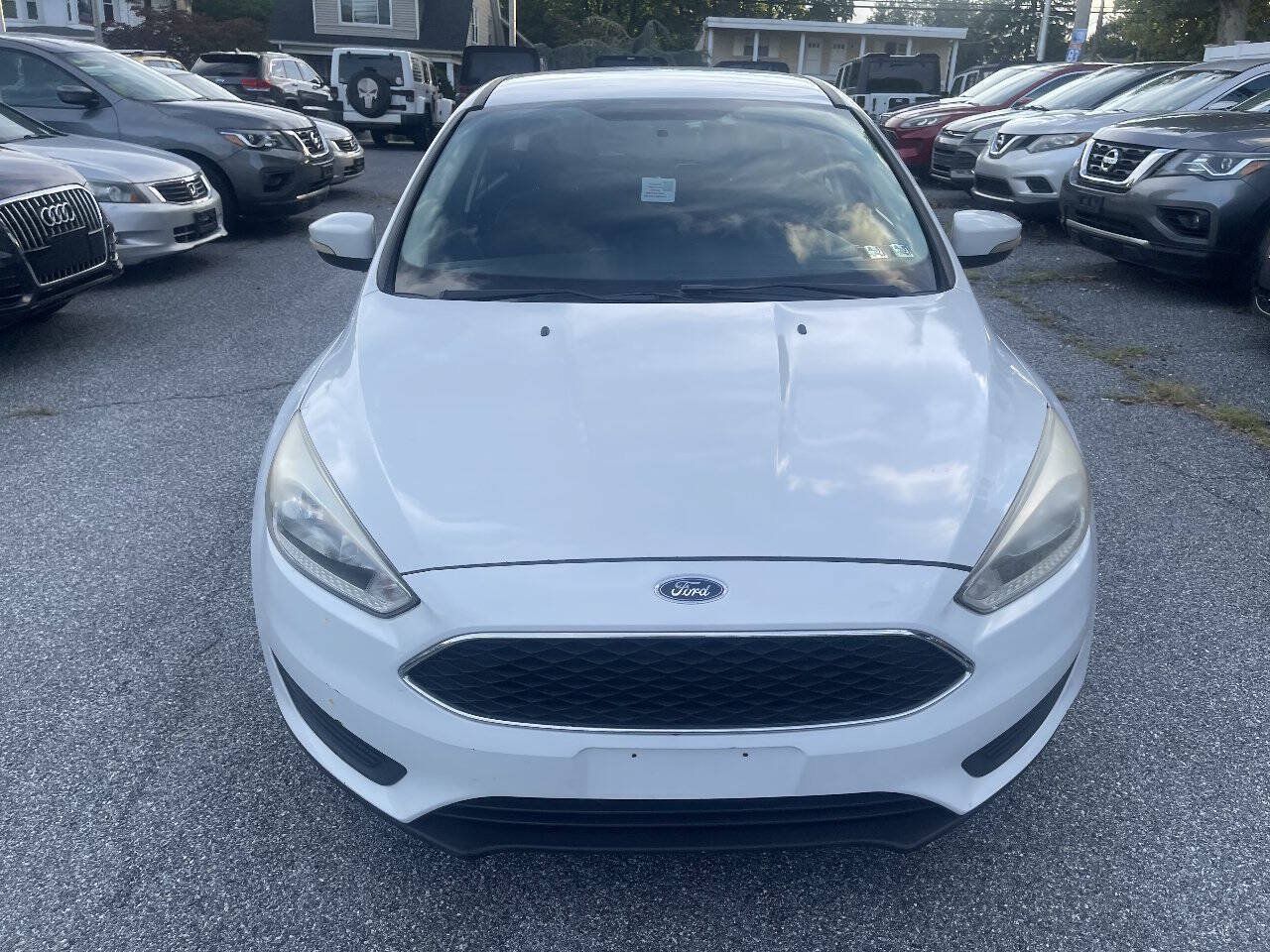 Used 2015 Ford Focus SE FWD image 2