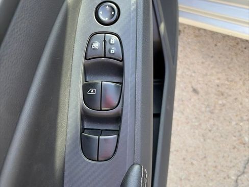 Used 2025 Nissan Altima 2.5 SV FWD image 16