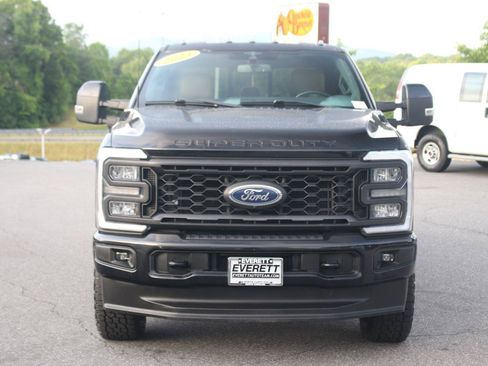 Used 2023 Ford F250 Lariat w/ Sport Appearance Package AWD/4WD image 2