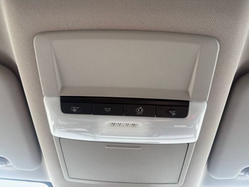 Used 2025 Nissan Rogue S FWD image 13