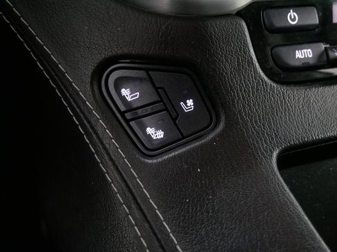 Used 2017 GMC Yukon SLT w/ Premium Edition image 29