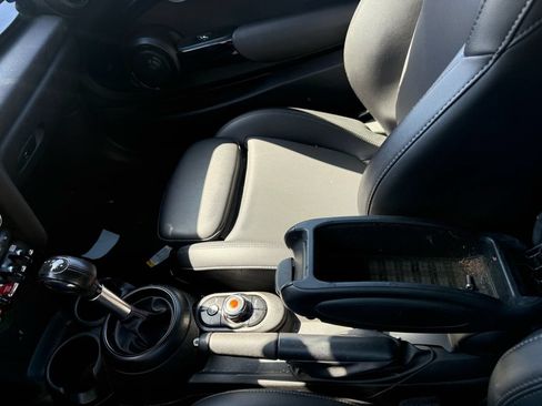 Used 2019 MINI Cooper S w/ Signature Upholstery Package FWD image 47