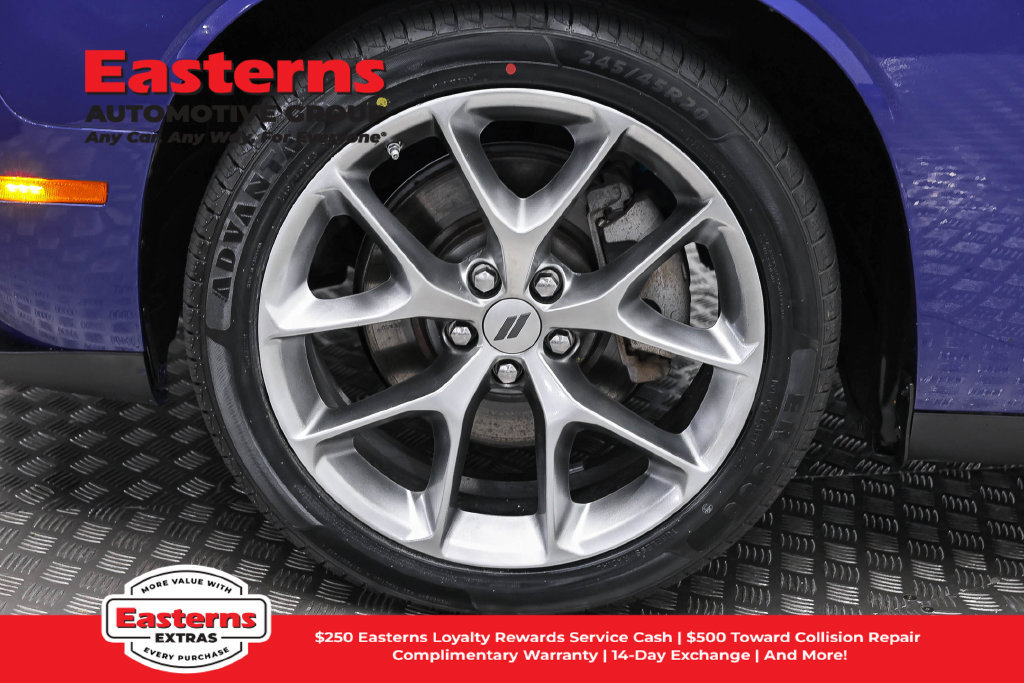 Used 2022 Dodge Challenger SXT w/ Plus Package RWD image 33