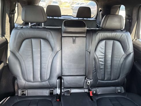 Used 2021 BMW X7 xDrive40i w/ M Sport Package image 9