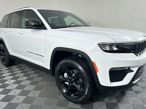 New 2025 Jeep Grand Cherokee Limited w/ Black Appearance Package image 3