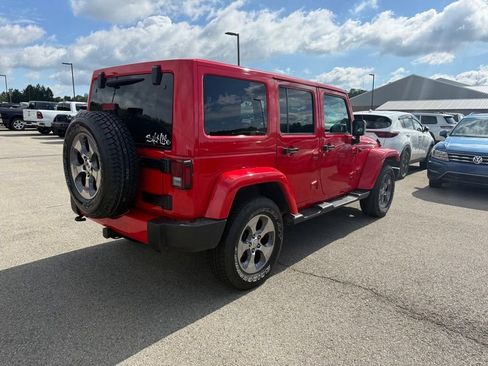 Used 2017 Jeep Wrangler Unlimited Sahara AWD/4WD image 6