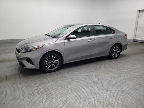 Used 2023 Kia Forte LXS w/ LXS Technology Package image 2