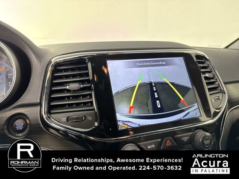 Used 2022 Jeep Grand Cherokee Limited image 8