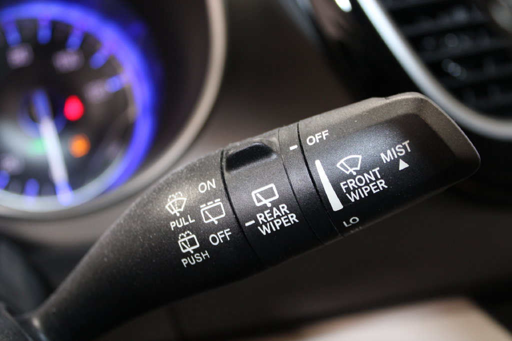 Used 2024 Chrysler Pacifica Touring-L FWD image 34