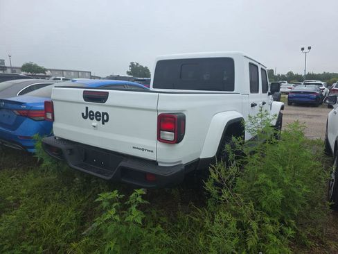 Used 2025 Jeep Gladiator Sport AWD/4WD image 4