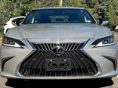 Used 2024 Lexus ES 350 w/ Premium Package FWD image 2