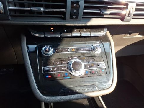 Used 2021 Lincoln Corsair FWD w/ Equipment Group 101A image 11