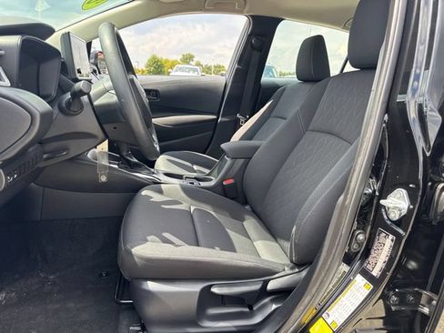 Used 2025 Toyota Corolla LE FWD image 14