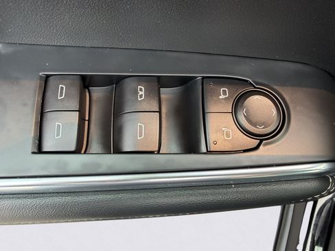 Used 2025 GMC Acadia Elevation AWD/4WD image 24