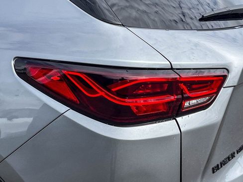 Used 2025 Chevrolet Blazer LT w/ Sound & Technology Package image 8