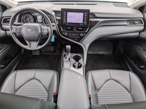 Used 2024 Toyota Camry SE FWD image 15