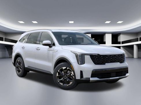 Used 2025 Kia Sorento S FWD image 8