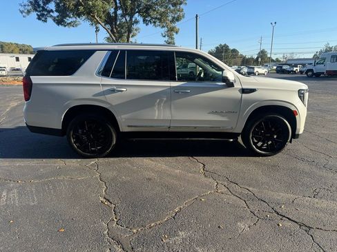 Certified 2023 GMC Yukon SLT w/ SLT Premium Package AWD/4WD image 9