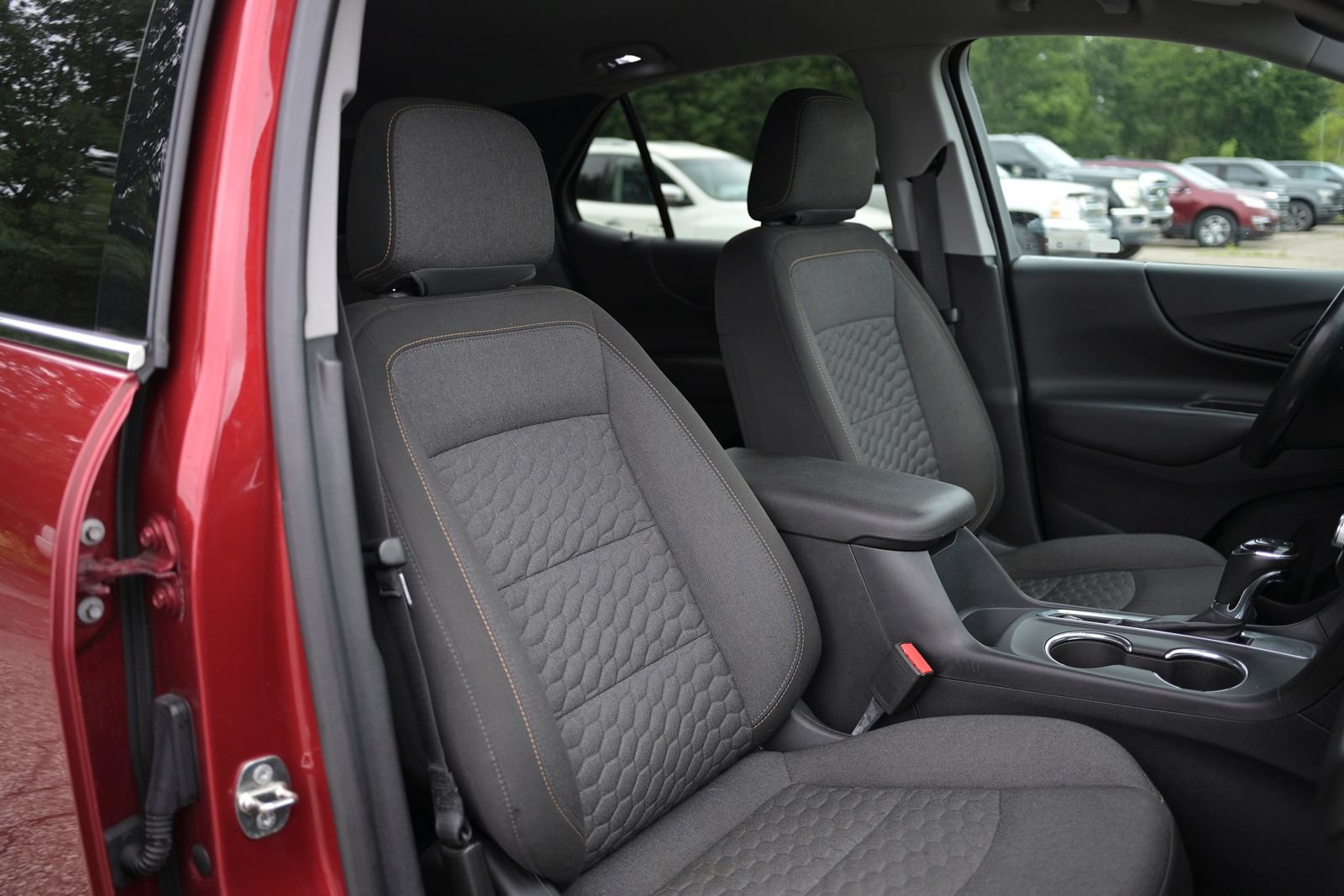 Used 2019 Chevrolet Equinox LT w/ Driver Convenience Package FWD image 50