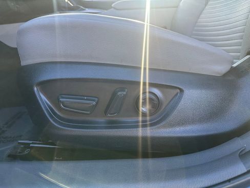 Used 2023 Toyota Camry SE image 10