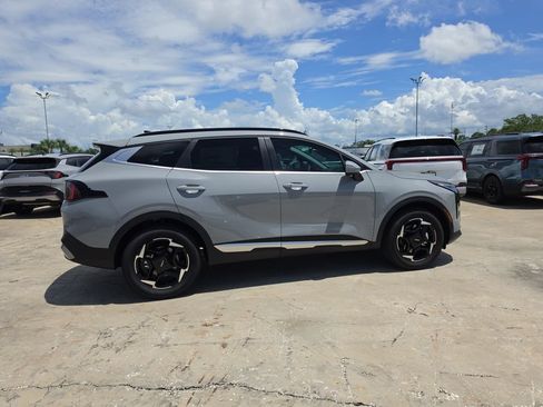 New 2027 Kia Sportage EX FWD image 9