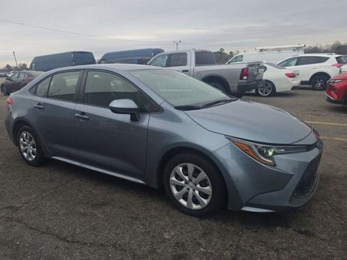 Used 2022 Toyota Corolla LE image 1