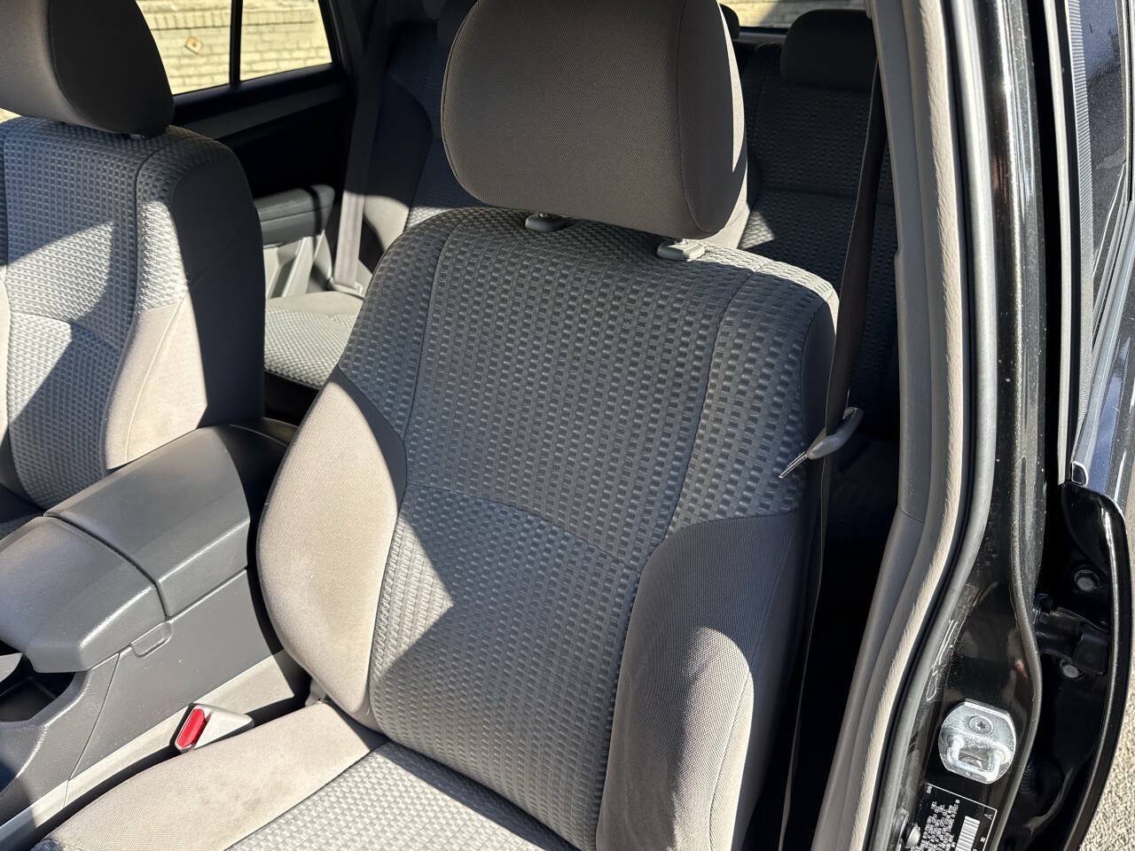 Used 2007 Toyota 4Runner SR5 AWD/4WD image 32