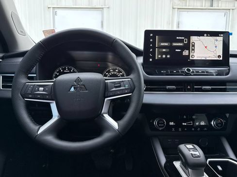 New 2026 Mitsubishi Outlander SE AWD/4WD image 14
