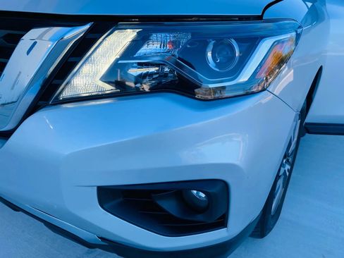 Used 2020 Nissan Pathfinder SL image 4