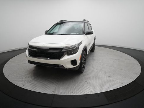 Certified 2024 Kia Seltos X-Line image 32